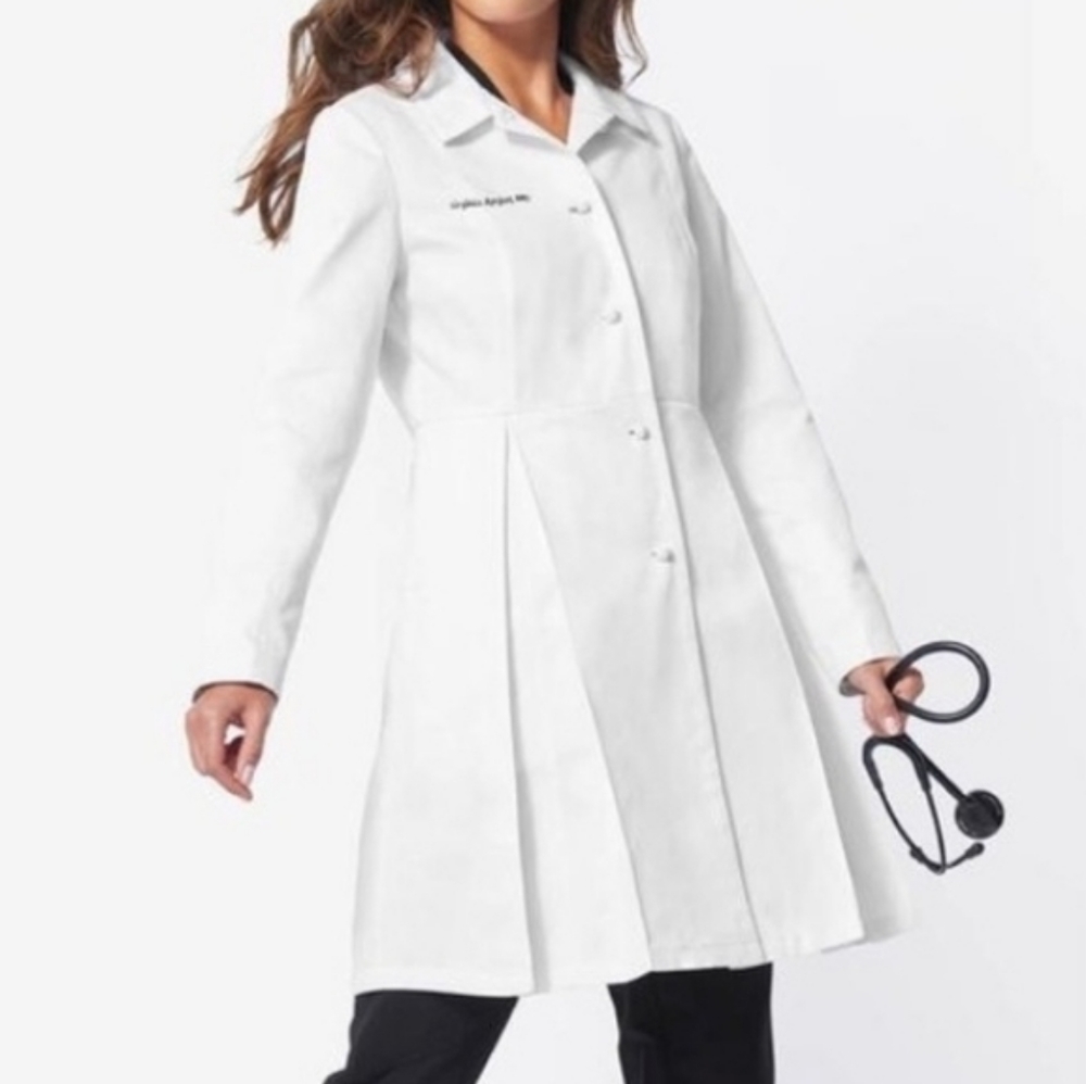 ✨ISO✨ Figs - The Buttoned Up lab coat